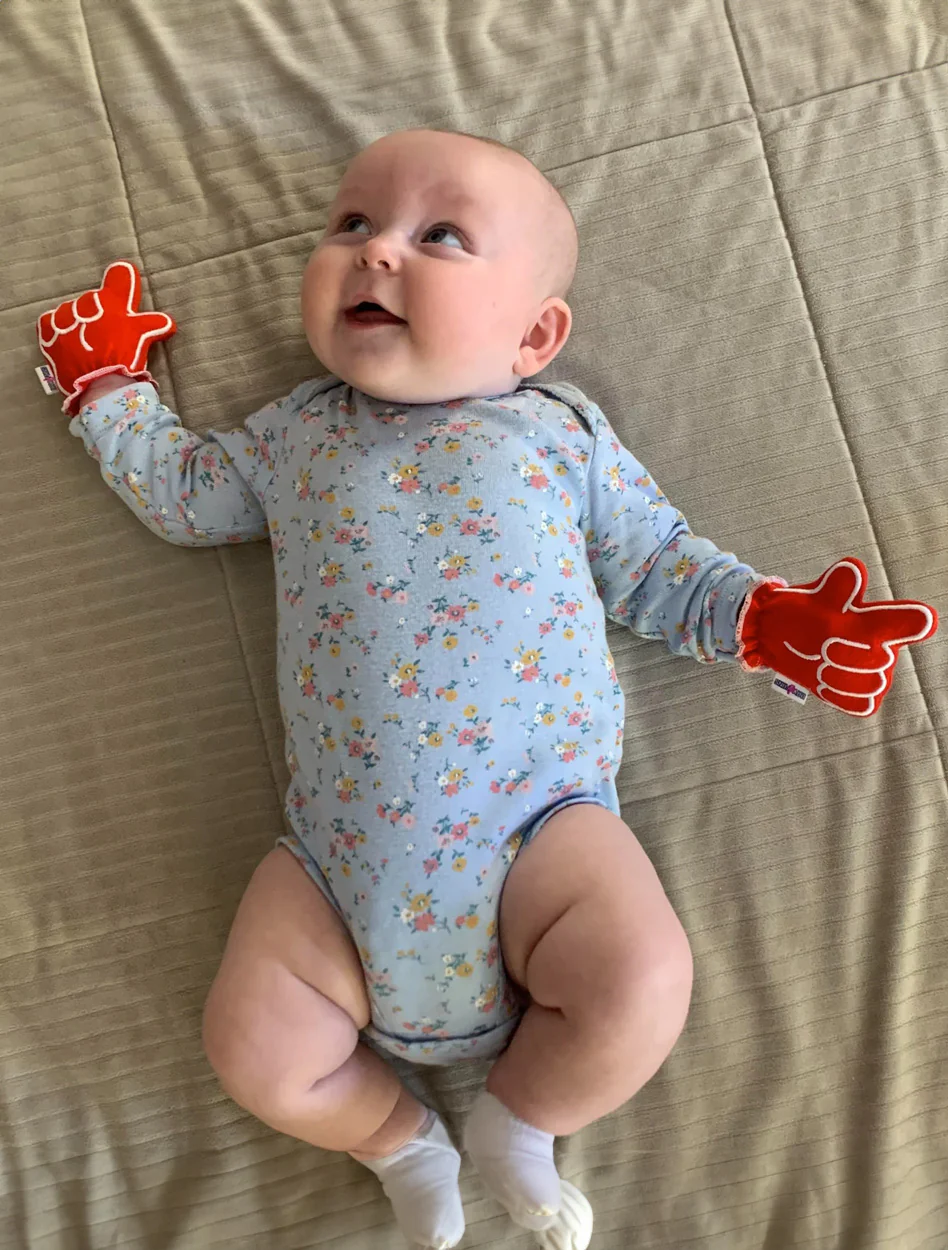 Texas Tech Double T "Wreck' Em" INFANT Fan Mits - Image 2